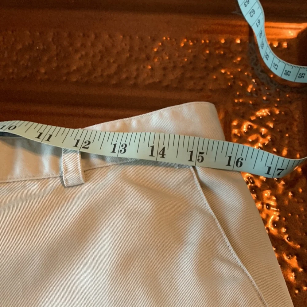 Liz Claiborne light khaki shorts Size 12